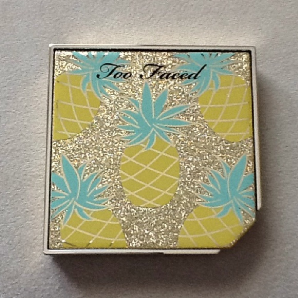 Pineapple paradise strobing bronzer
